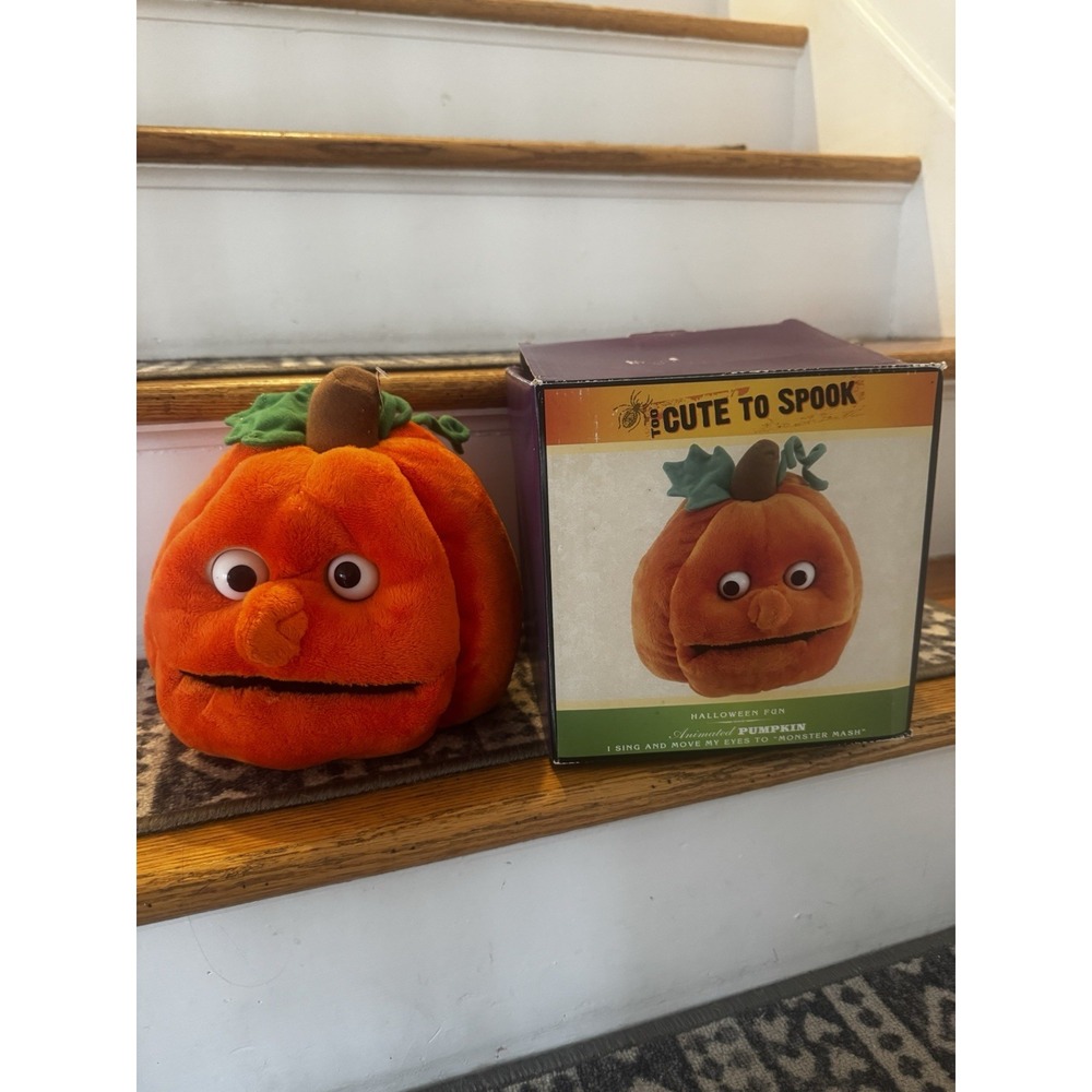 Cracker Barrel Too Cute To Spook‎ Animated Pumpkin Sings And Moves Monster Mash